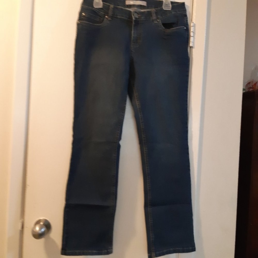 WindRiver Mid Rise Straight Leg Jeans